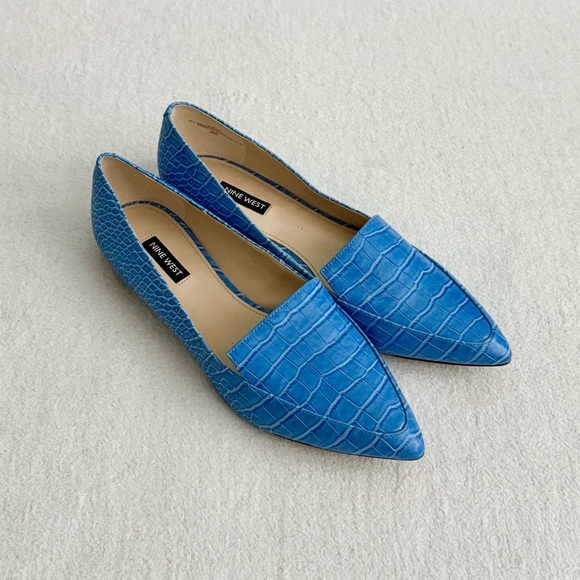 Nine West Shoes - Nine West Blue Pointed Toe Flats Women’s 8.5 Croc Embossed Slip On Office